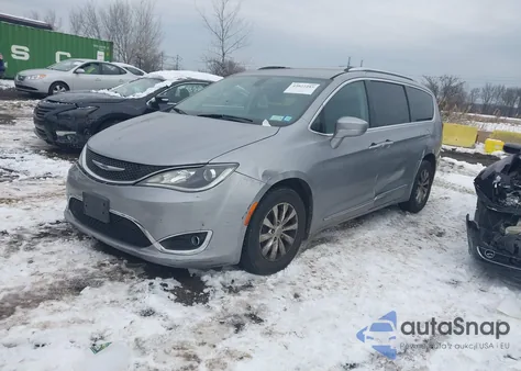 2018 Chrysler Pacifica Touring L из США, поврежденный, VIN 2C4RC1BG8JR317983